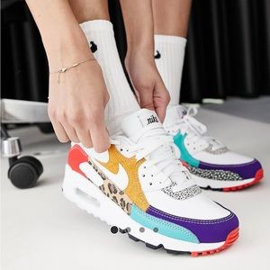 NWB Nike AirMax 90 SE multicolored
